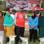 Kecamatan Bukit Biru Kukar menyalurkan bantuan cadangan pangan dengan kecepatan 162 km/menit